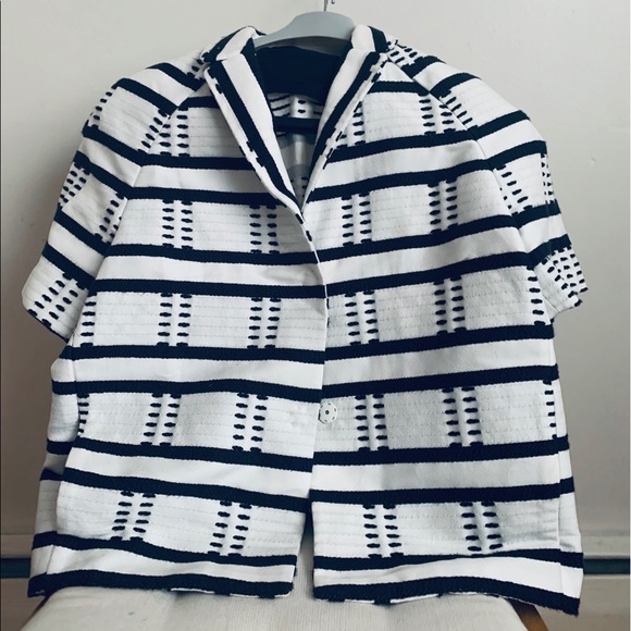 Piazza Sempione Jackets & Blazers - Piazza Sempione short sleeve snap front jacket .